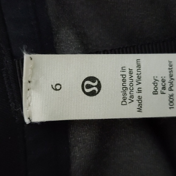 Lululemon Rain Jacket - Picture 11 of 13